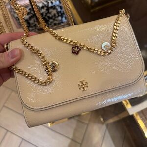 Tory Burch Emerson Chain Wallet Crossbody Shoulder Bag With Charm